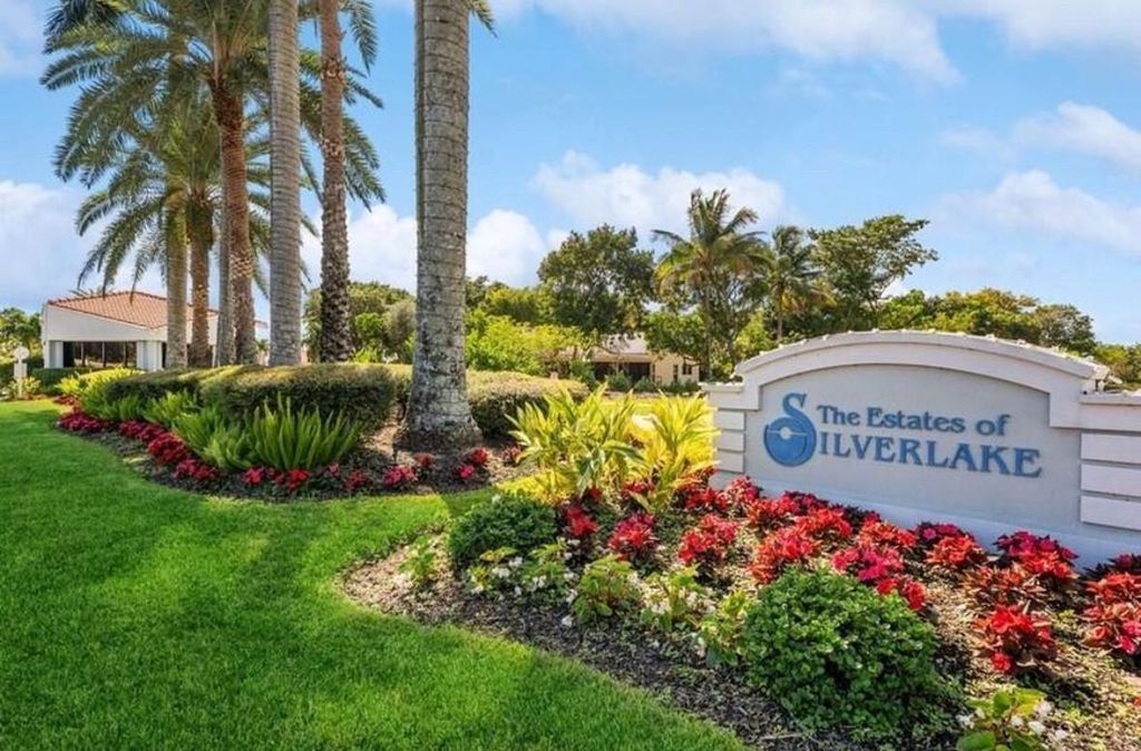 Photo of 2318 SW 23rd Cranbrook Drive, Boynton Beach, FL 33436 (MLS # F10427722)