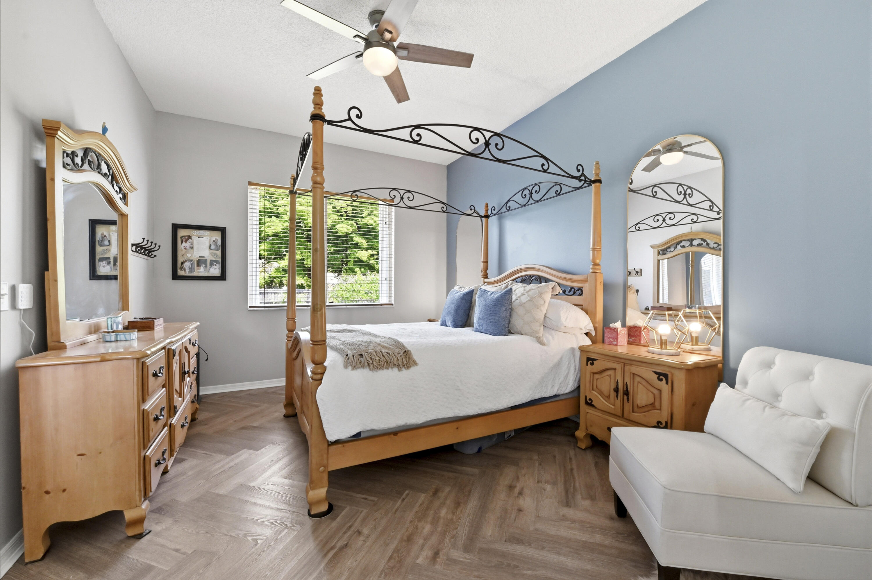 ROYAL PINES ESTATES - Residential