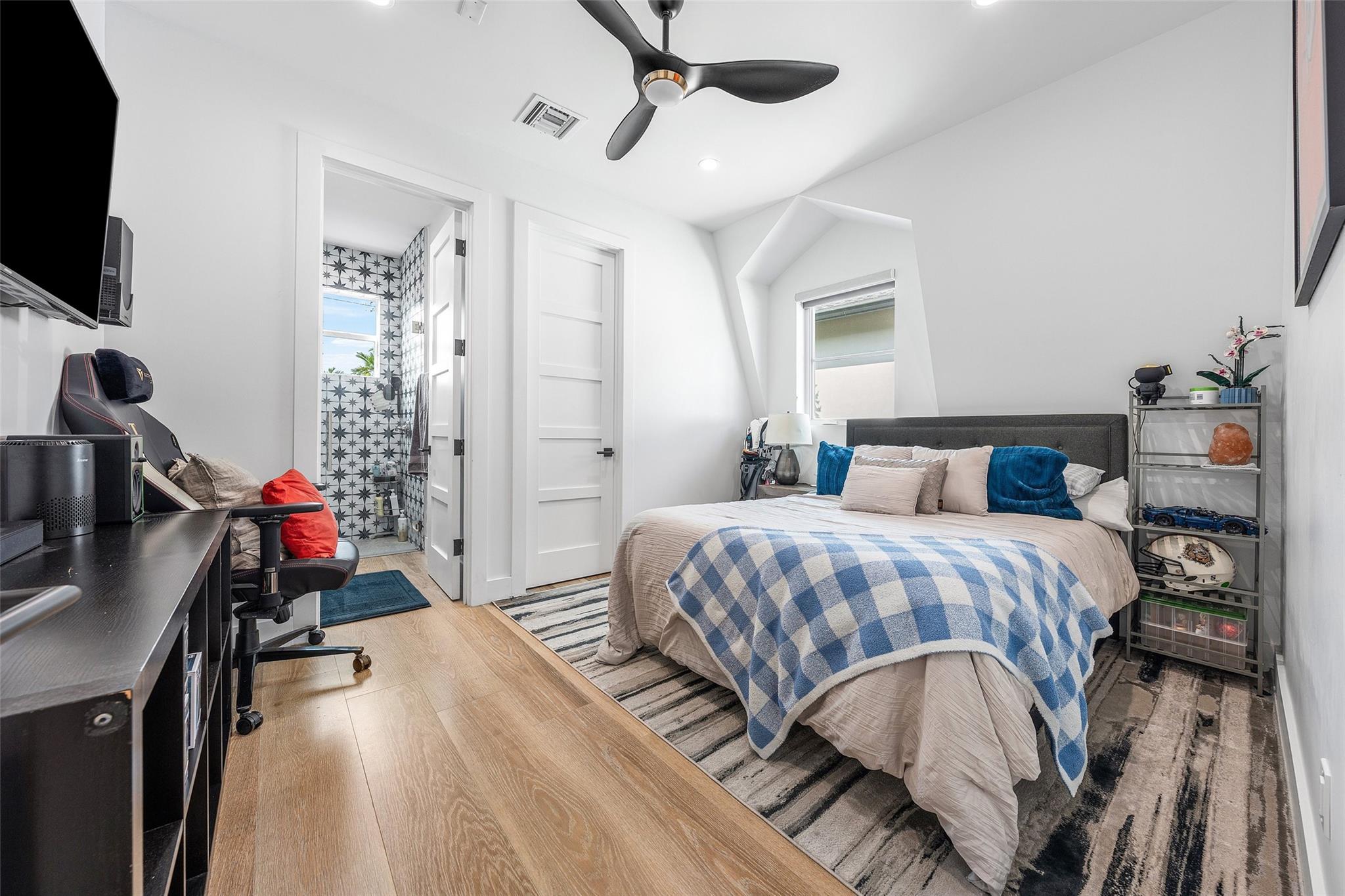 COLEE HAMMOCK - Residential