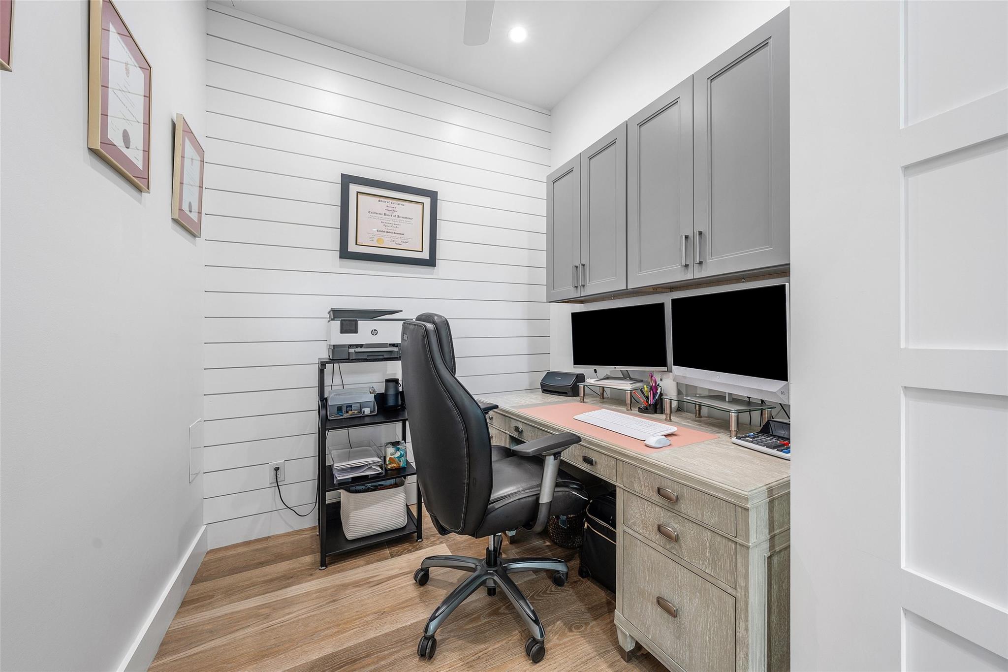 COLEE HAMMOCK - Residential