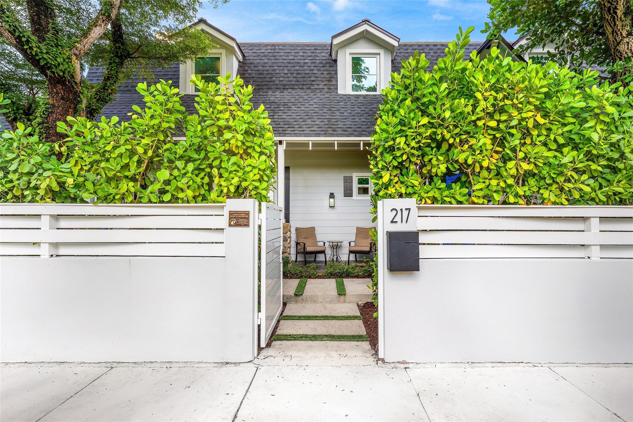 217 SE 16th AVE