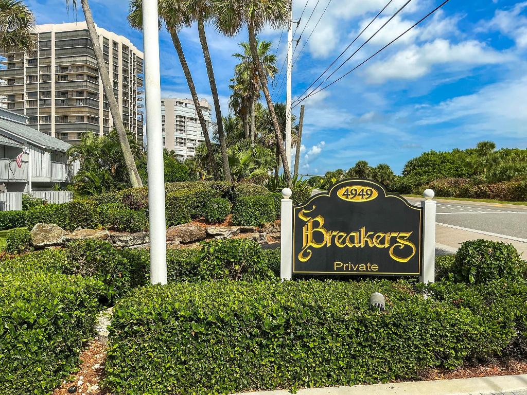BREAKERS LANDING - Residential