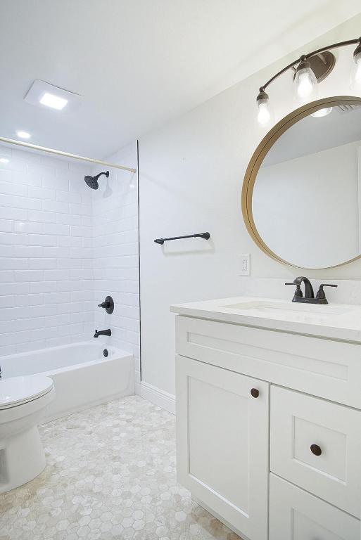 BREAKERS LANDING - Residential