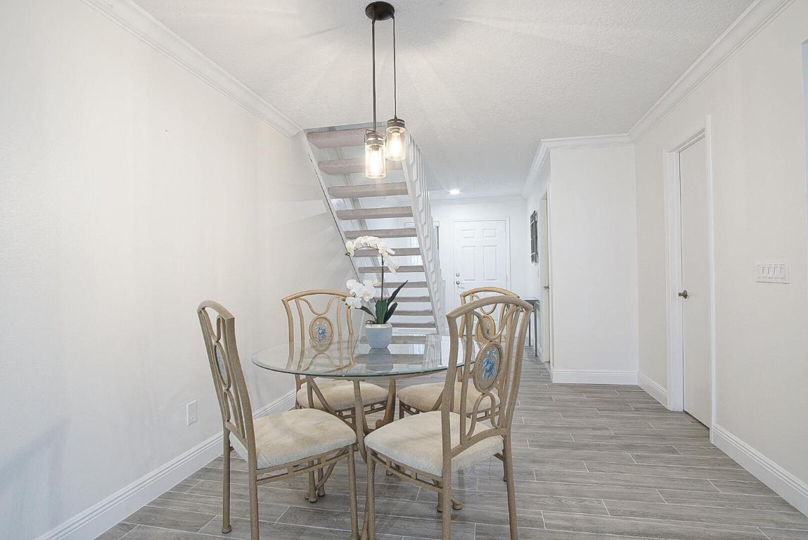 BREAKERS LANDING - Residential