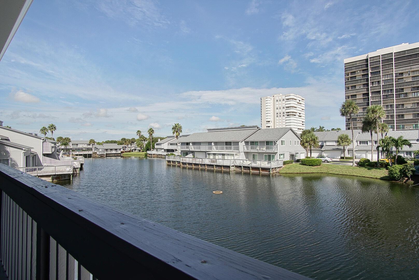 BREAKERS LANDING - Residential