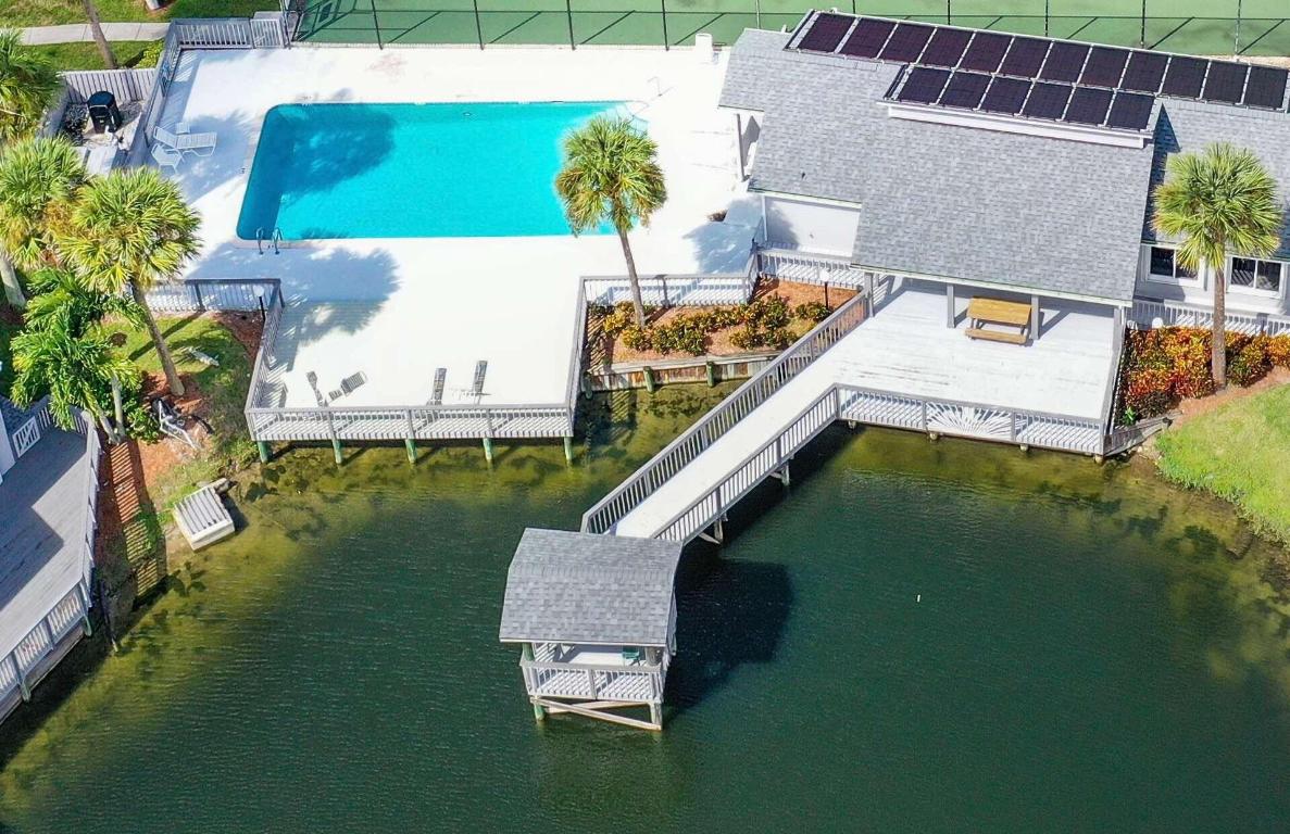 BREAKERS LANDING - Residential