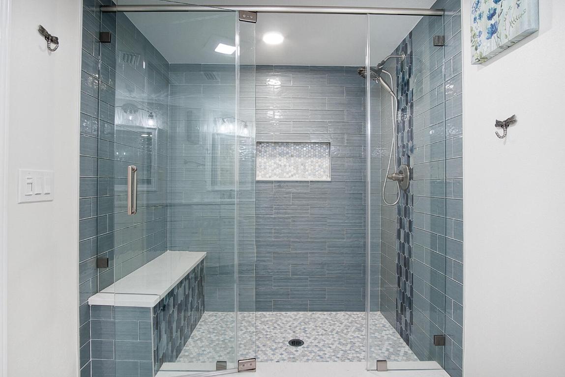 BREAKERS LANDING - Residential