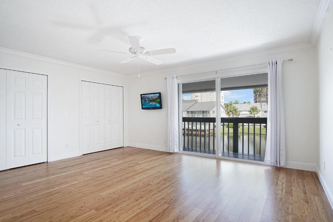 BREAKERS LANDING - Residential