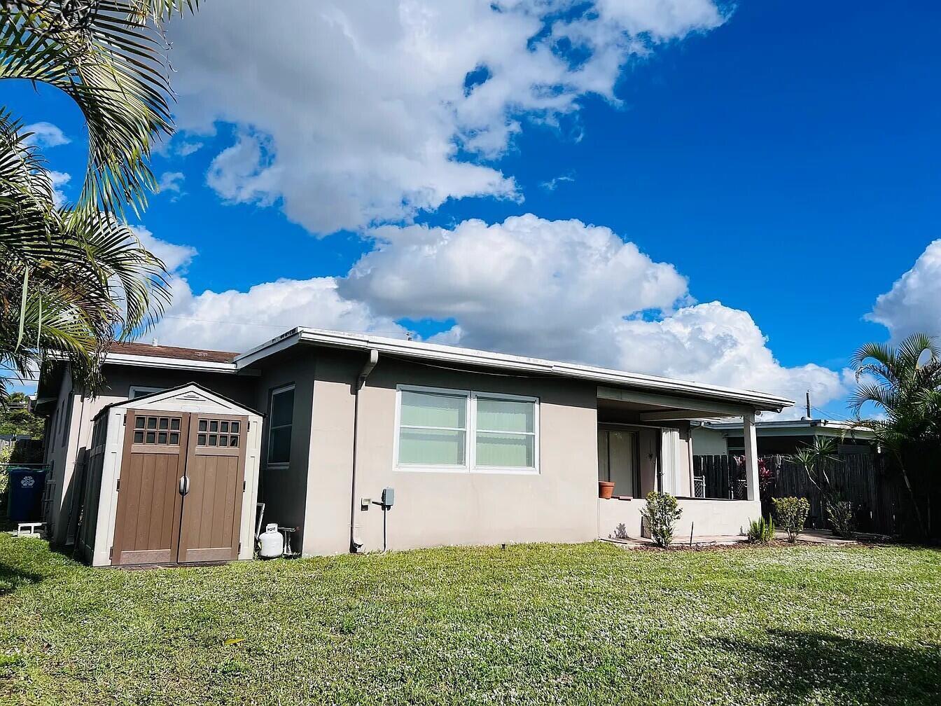 SUNRISE GOLF VILLAGE - Residential Lease