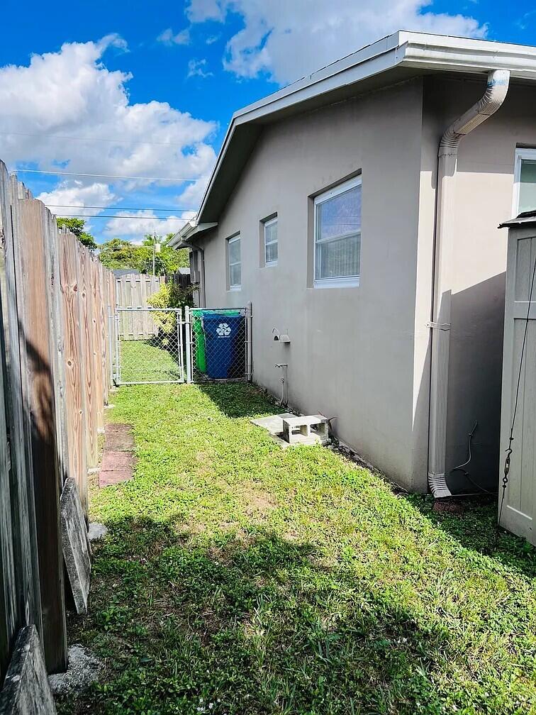 SUNRISE GOLF VILLAGE - Residential Lease