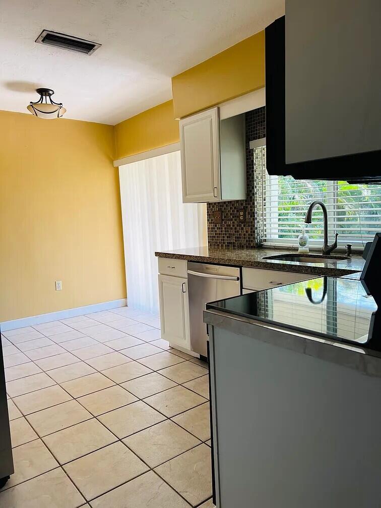 SUNRISE GOLF VILLAGE - Residential Lease