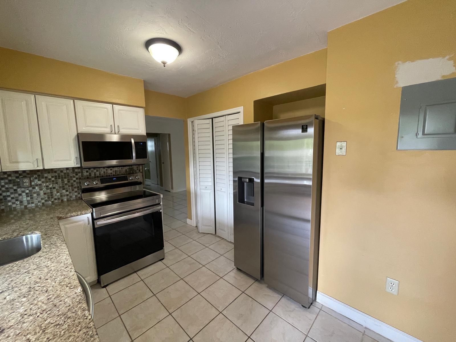 SUNRISE GOLF VILLAGE - Residential Lease