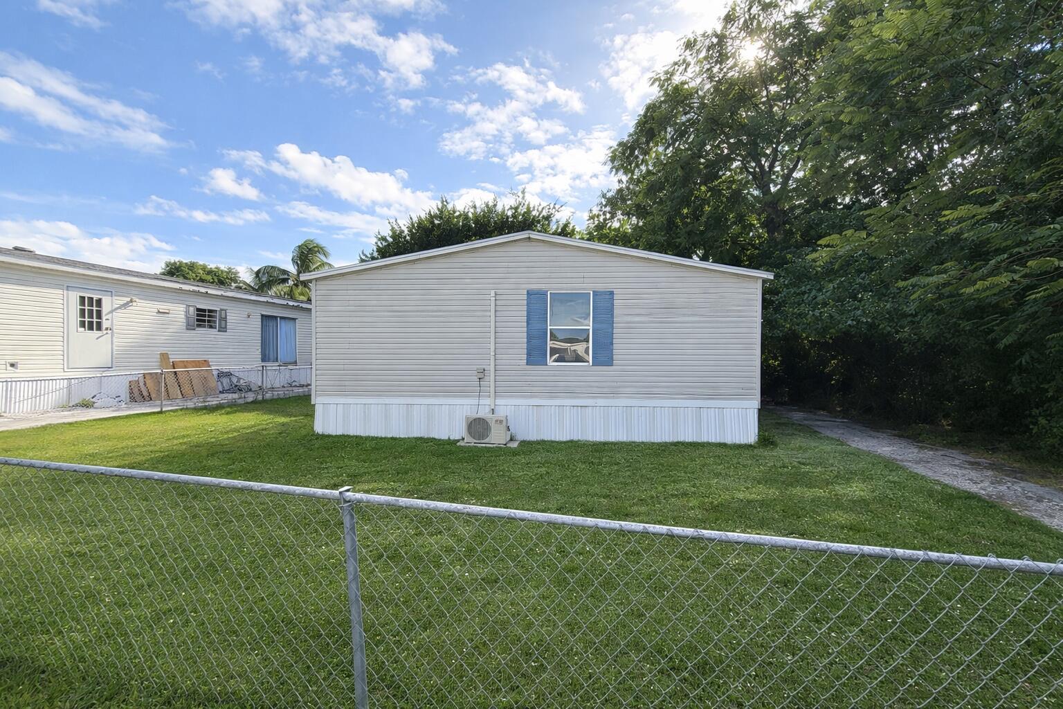 WATERGATE MOBILE HOME EST - Residential Lease