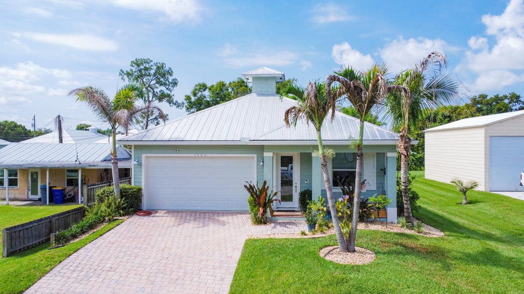 Photo of 1006 SW 34th Terrace, Palm City, FL 34990 (MLS # B26045435)