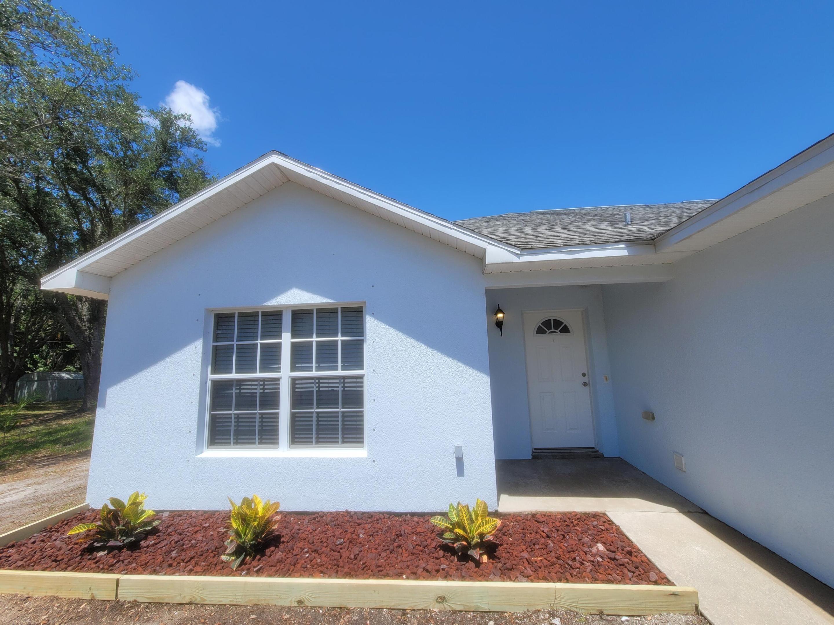 ROSELAND GARDENS - Residential Lease