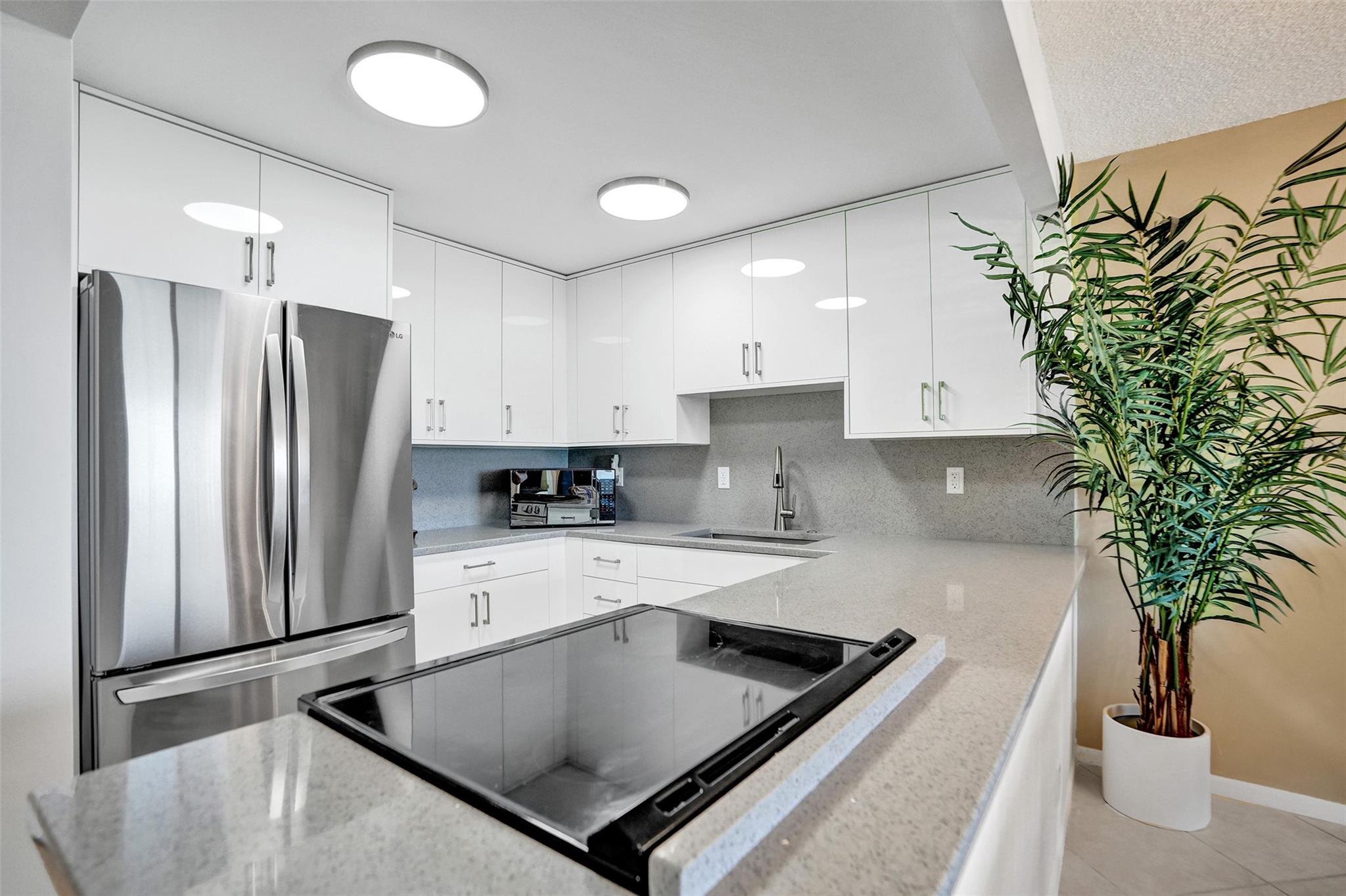 1800 N Andrews Ave 12B, Fort Lauderdale, FL, 33311/$288,400 3 1800 N Andrews Ave 12B