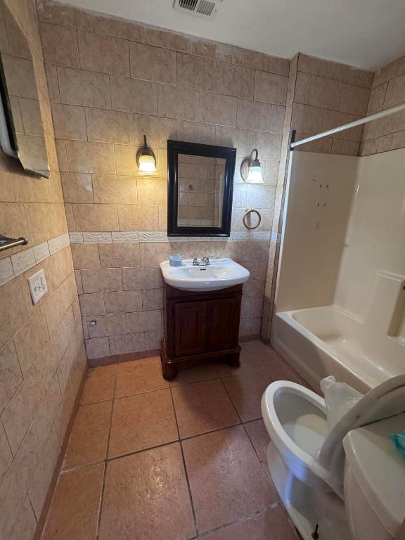 RIVER PARK UNIT 5 - Residential Lease