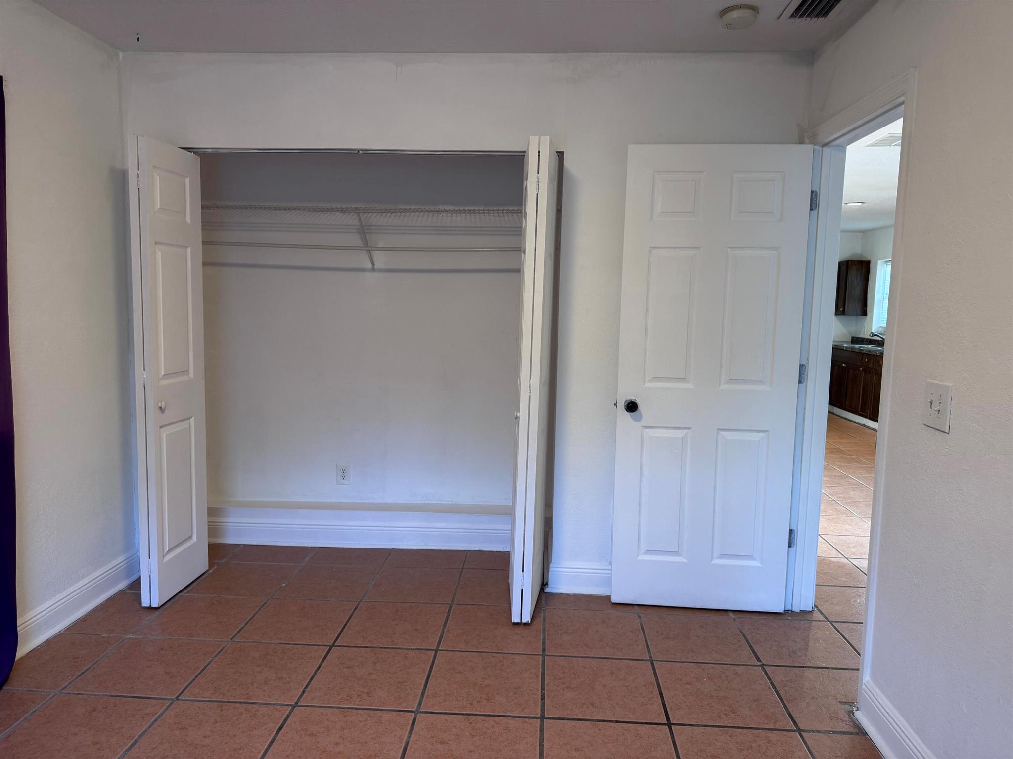 RIVER PARK UNIT 5 - Residential Lease