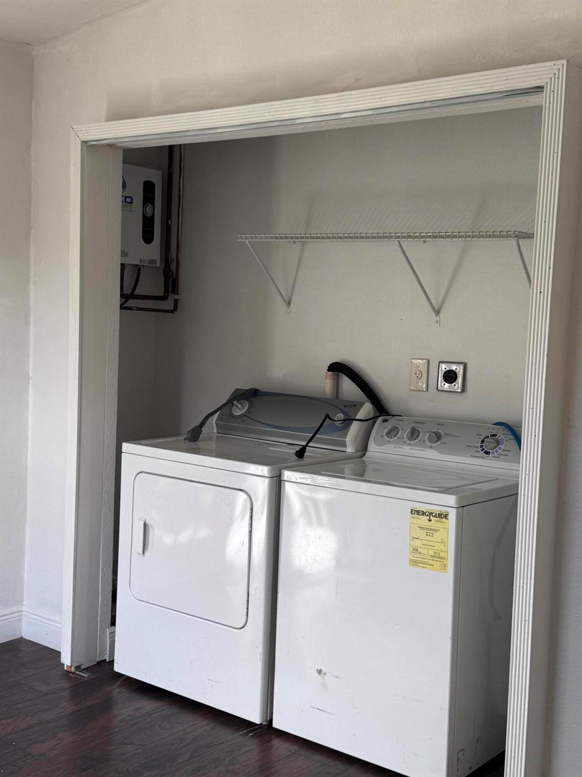 RIVER PARK UNIT 5 - Residential Lease