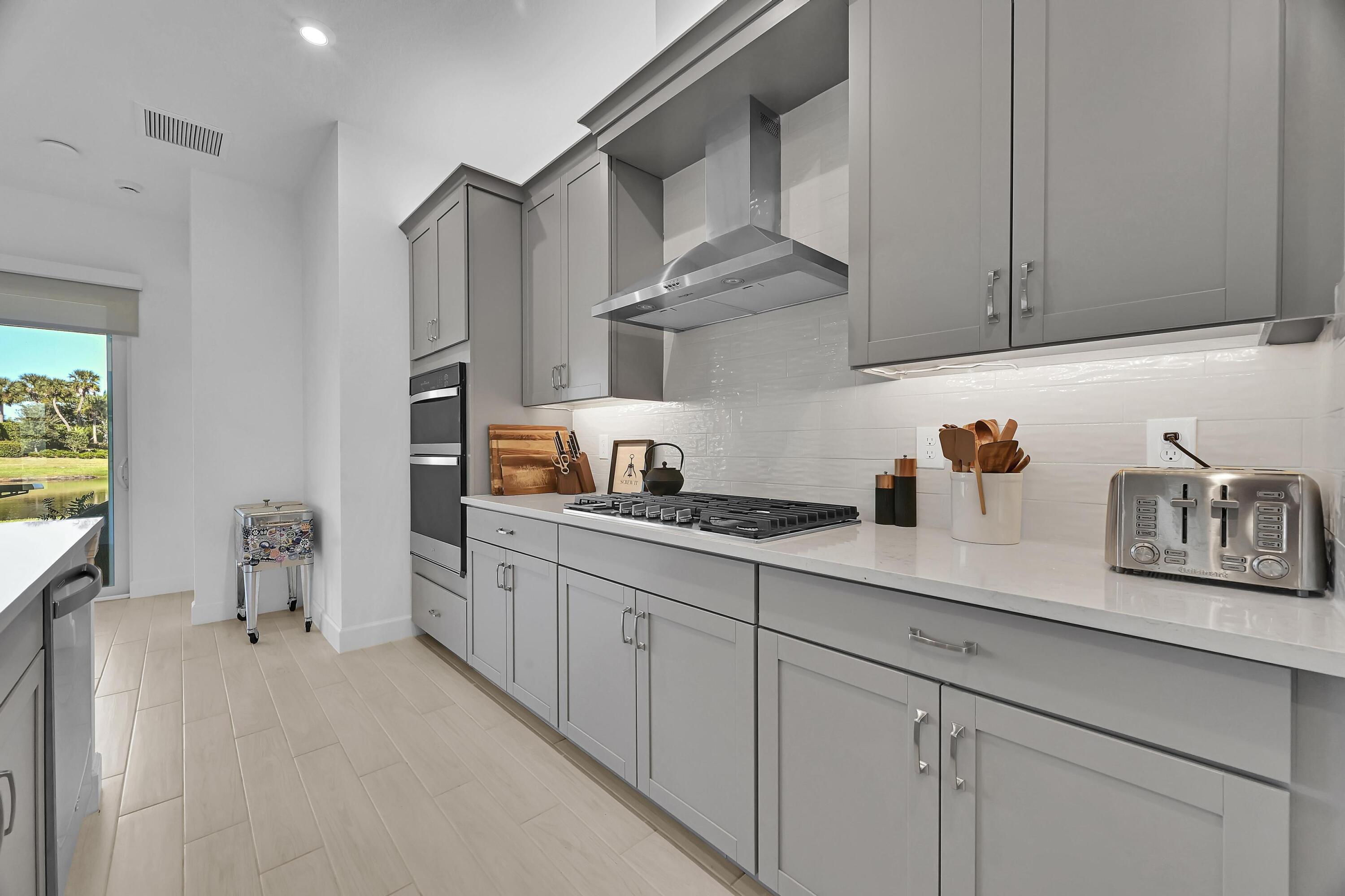 SEVILLE PHASE 1 - Residential Lease