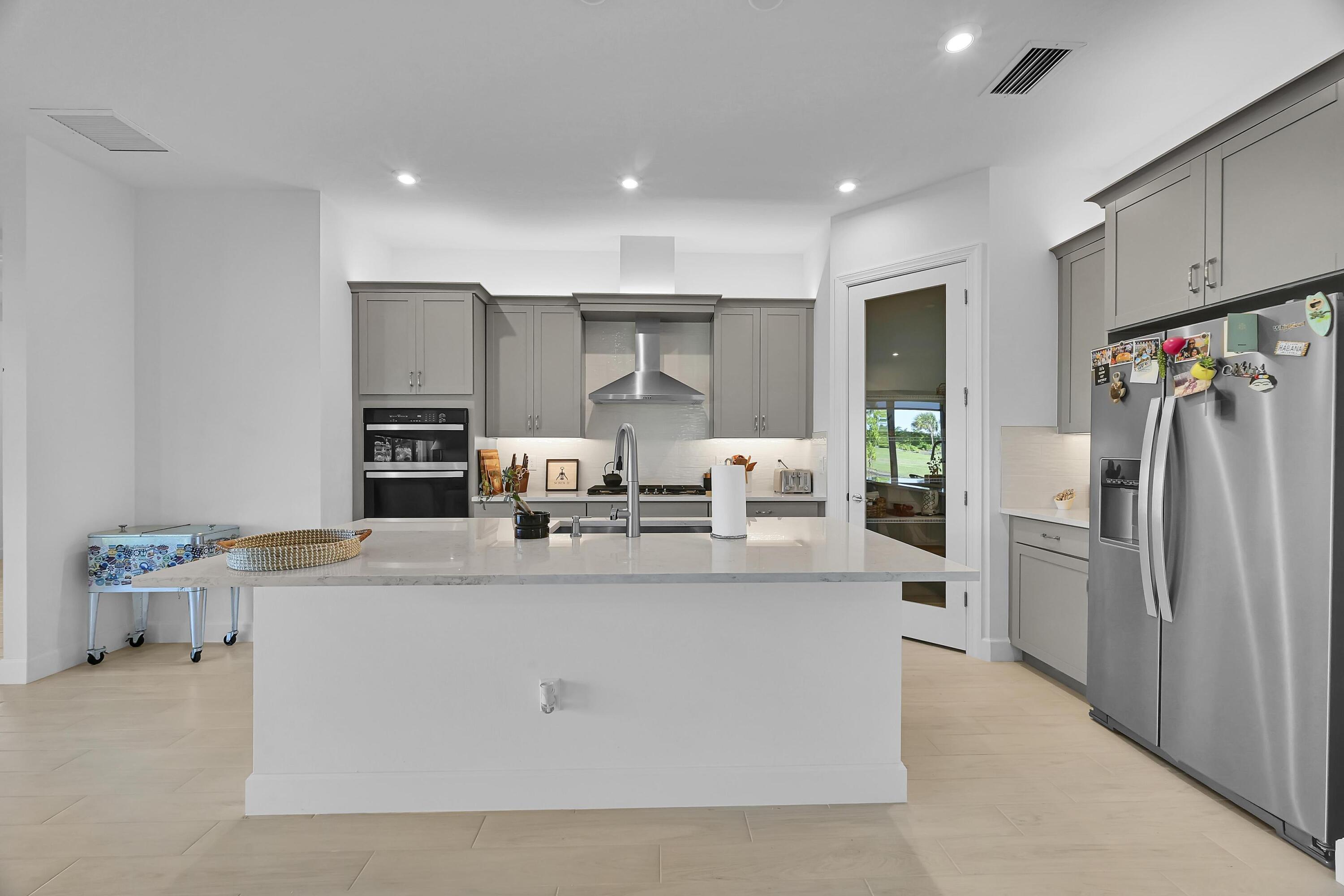 SEVILLE PHASE 1 - Residential Lease