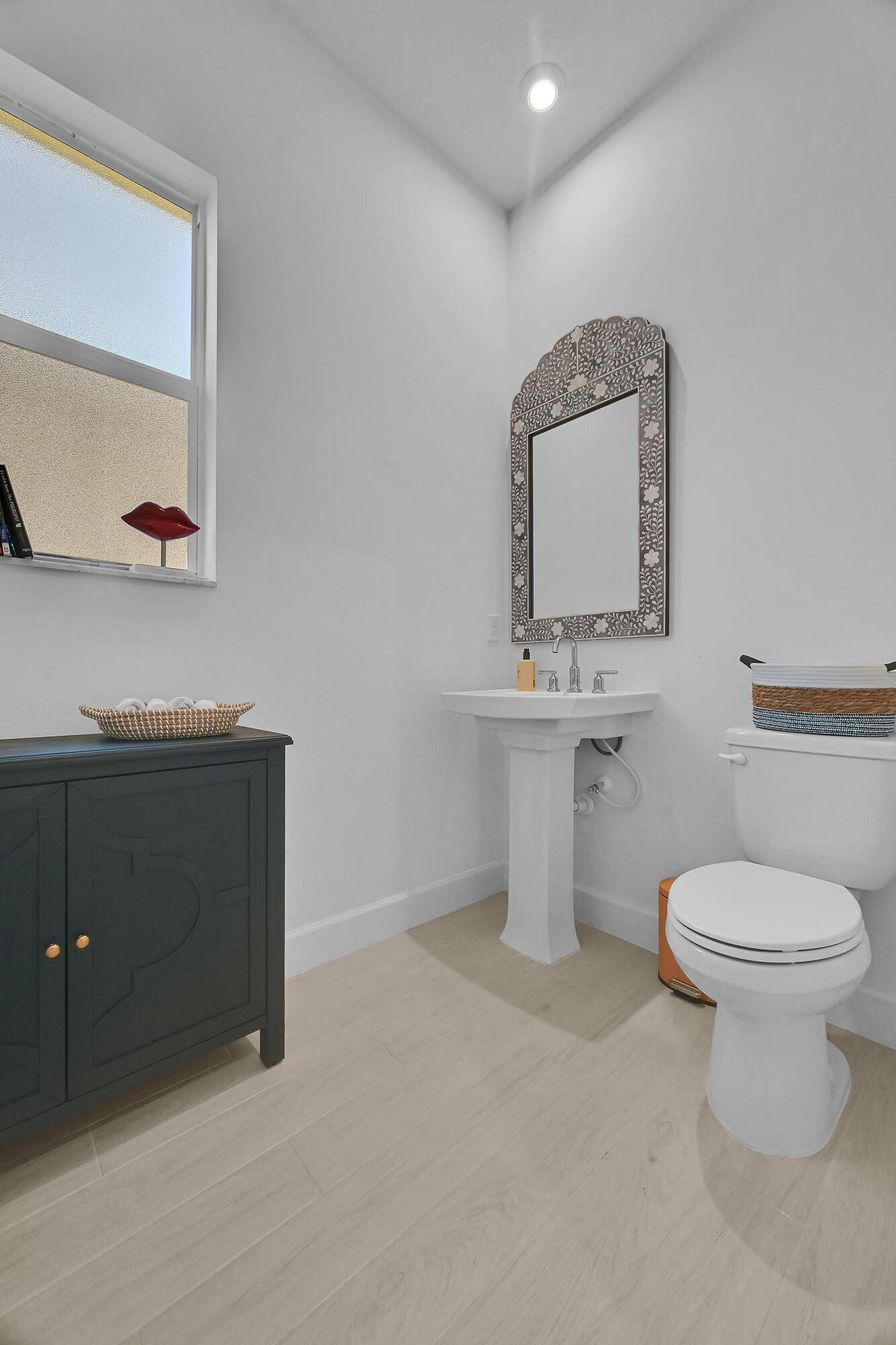 SEVILLE PHASE 1 - Residential Lease