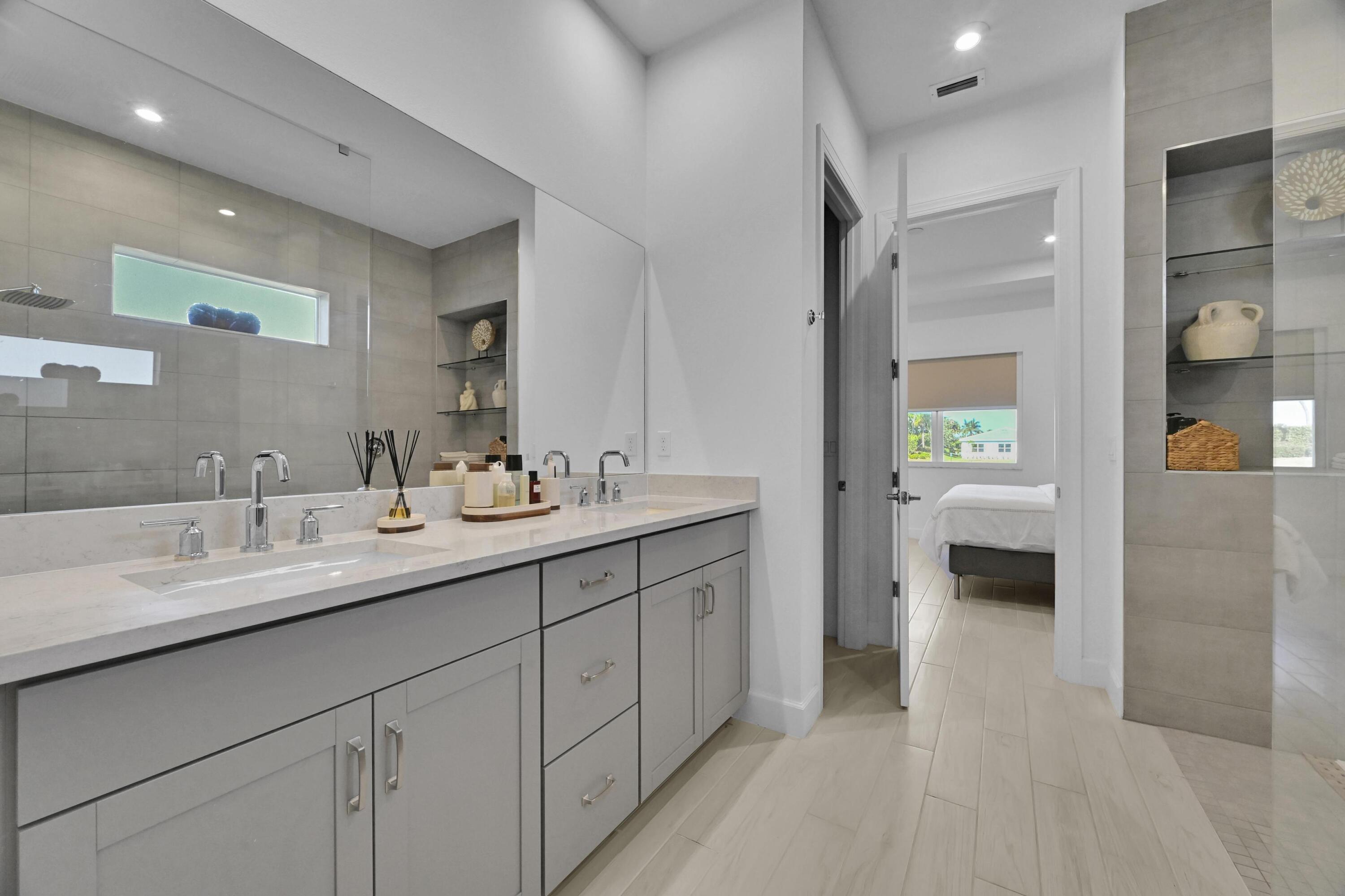 SEVILLE PHASE 1 - Residential Lease