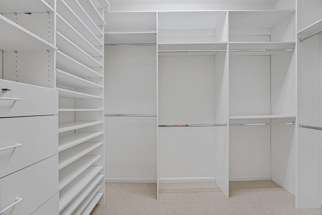 VALENCIA SHORES - Residential