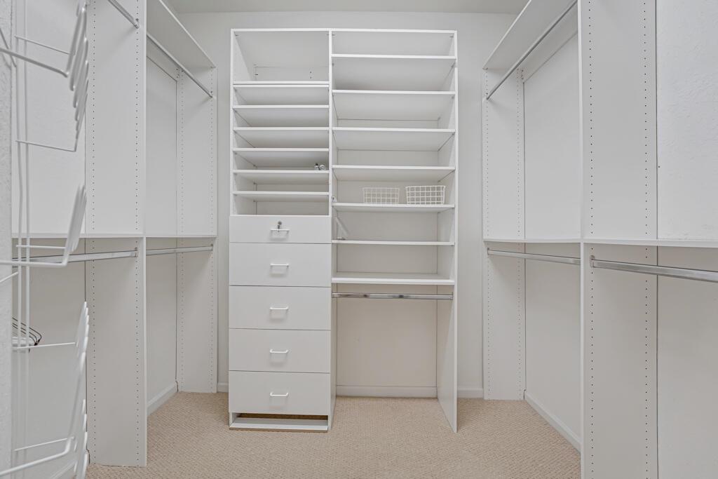 VALENCIA SHORES - Residential