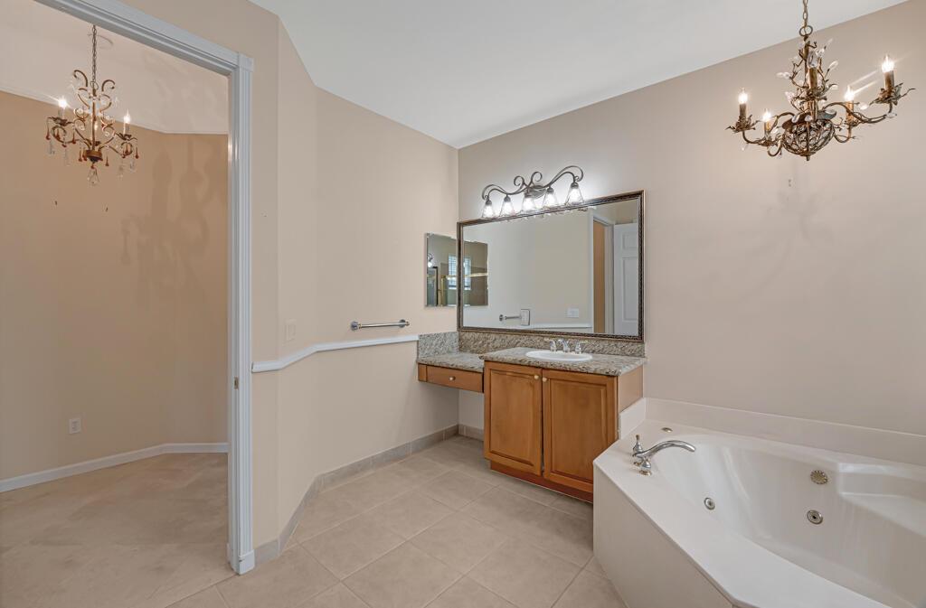 VALENCIA SHORES - Residential