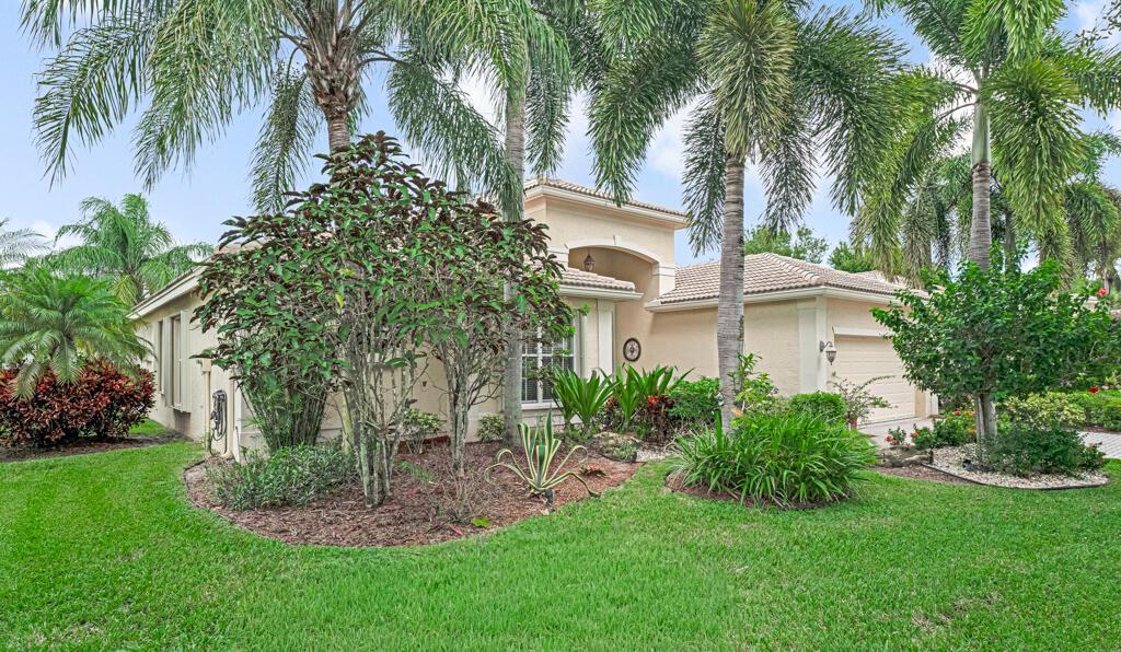 VALENCIA SHORES - Residential