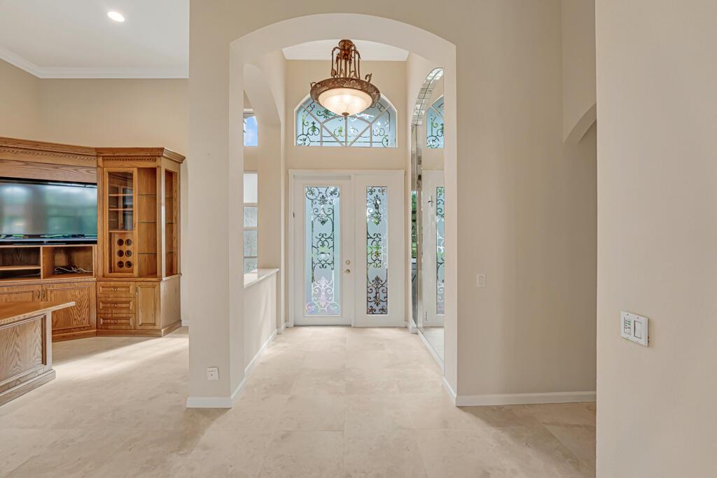 VALENCIA SHORES - Residential