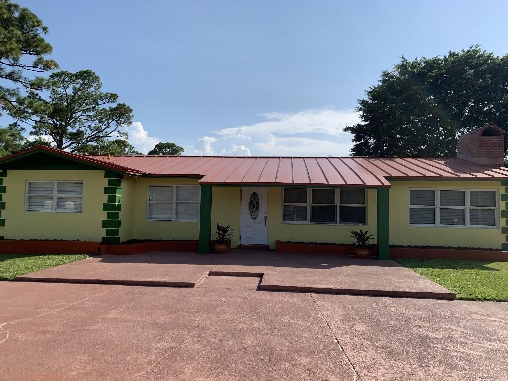 Photo of 8421 Square Lake Dr, Palm Beach Gardens, FL 33418 (MLS # F10274787)