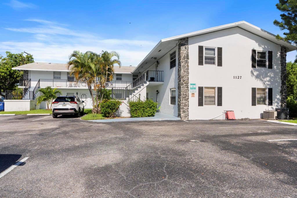 Photo of 1127 S FEDERAL Highway #103, Lake Worth Beach, FL 33460 (MLS # B26068890)