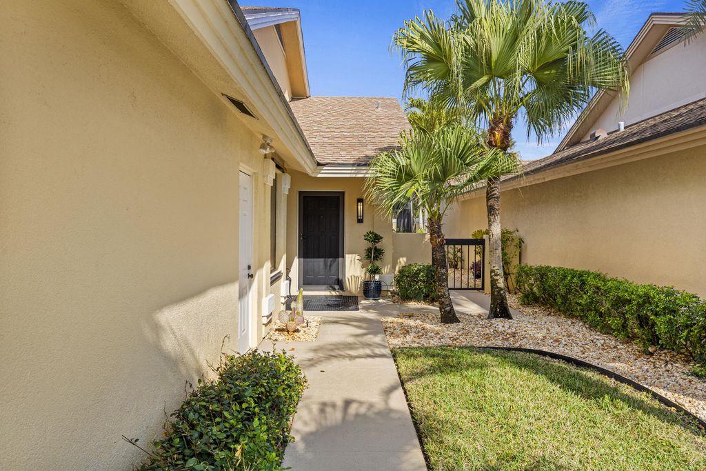 Photo of 125 Seashore Drive, Jupiter, FL 33477 (MLS # R11164544)