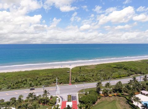 A home in Hutchinson Island