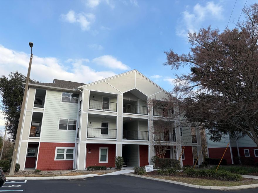 Wonderful location in Campus Edge! 3rd floor 1/1 with vaulted ceilings & private  covered balcony. Updates include: LVP flooring throughout, baseboard, trim & doors plus many other updates throughout the condo. Large walk-in closet. Stainless steel kitchen appliances w/low profile microwave. Full size washer & dryer. Exterior renovation of all buildings has been completed by condo association. New roof 2022. No extra charges for parking! Campus Edge is a great location close to UF Campus, can walk, bike or bus stop is close to unit. Also, close to Shands & VA hospitals and Vet & Dental schools.