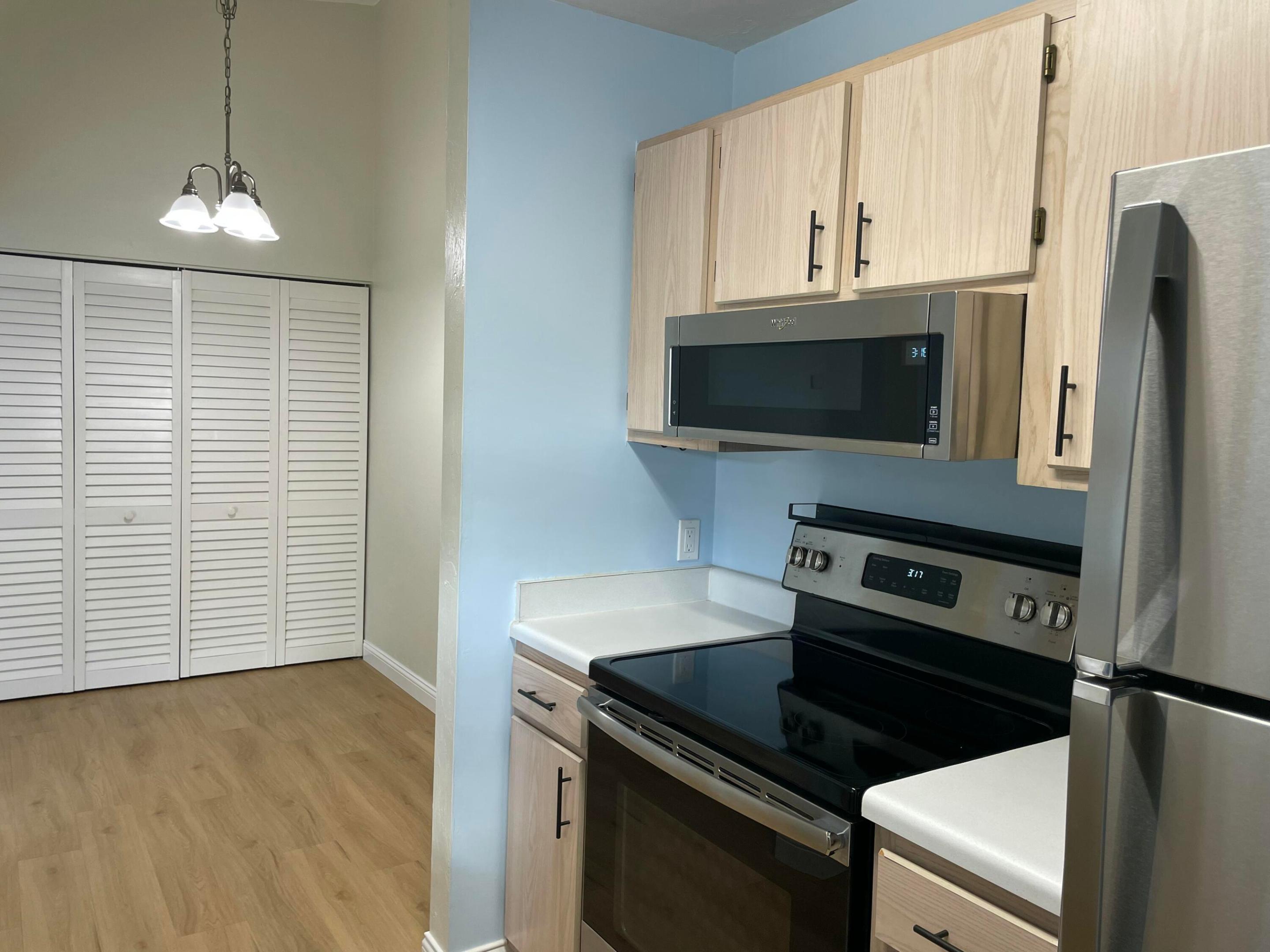 CAMPUS EDGE - Residential