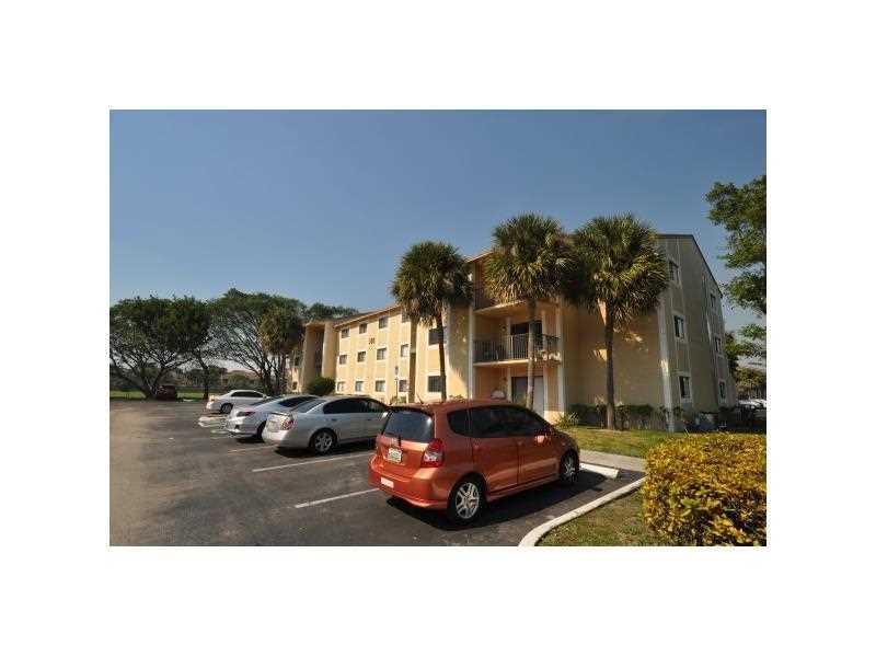 THE PALMS OF PEMBROKE - Residential