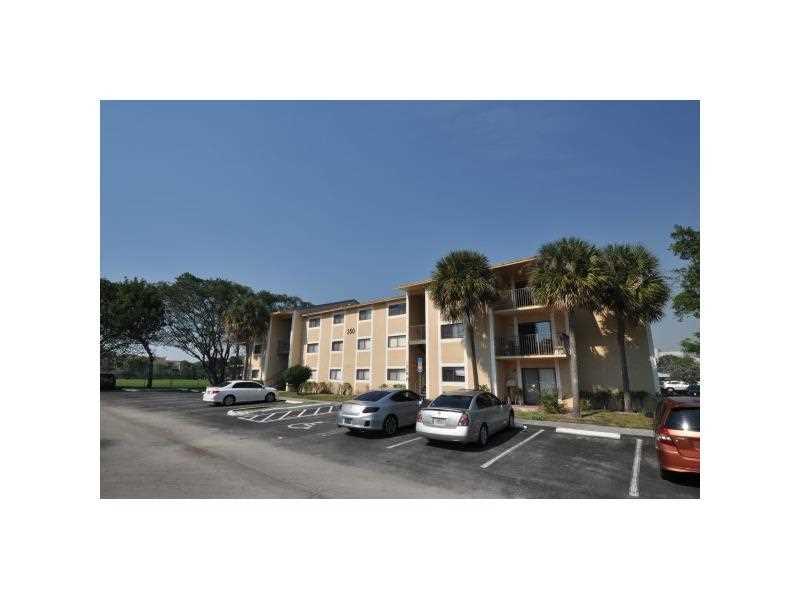 THE PALMS OF PEMBROKE - Residential