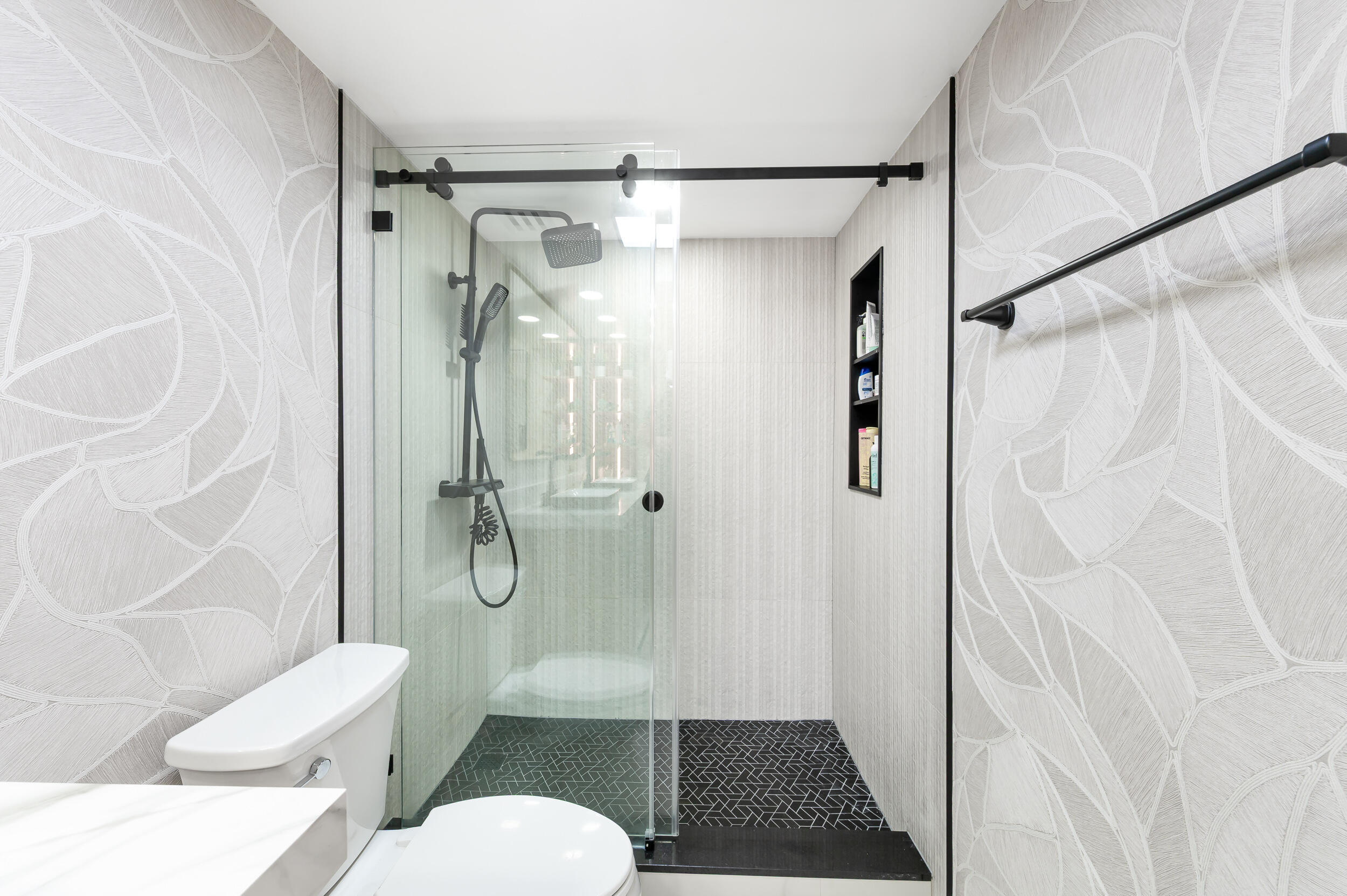 ATRIUM CONDO S 1/2 OF LT - Residential