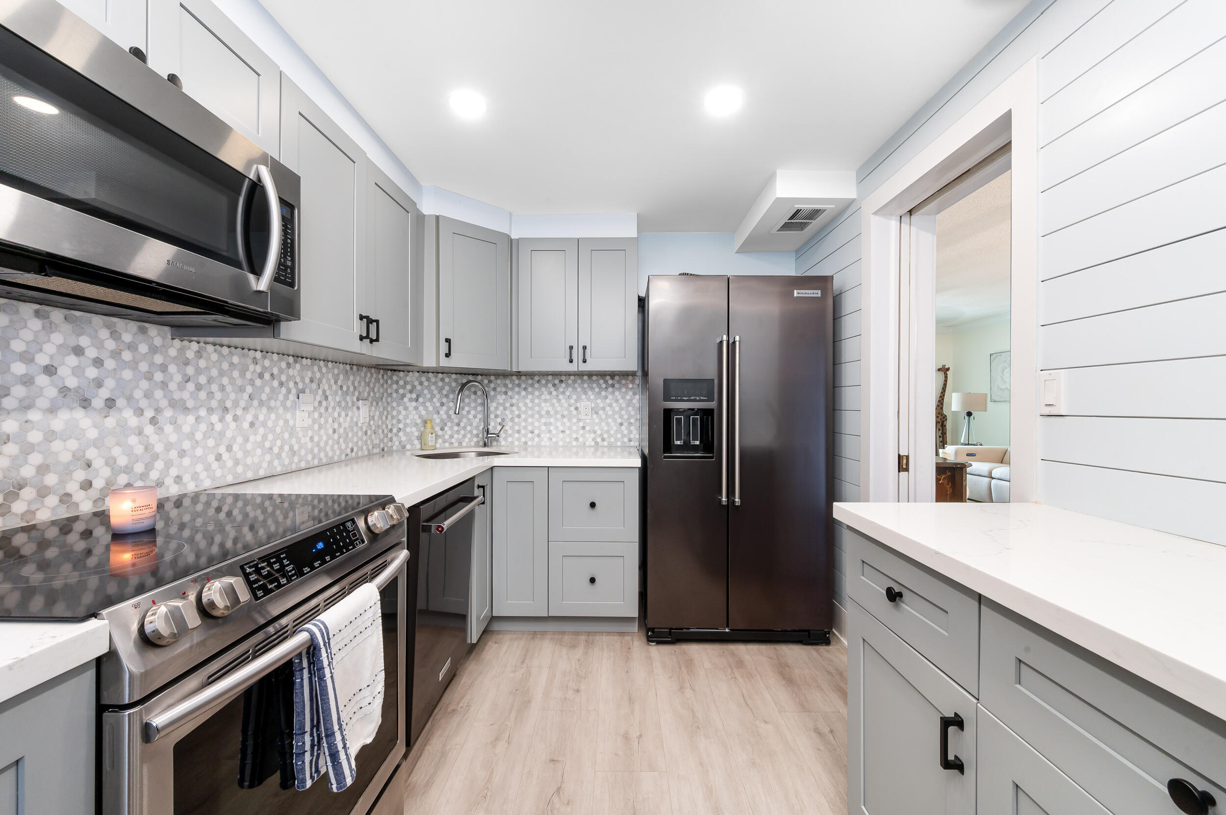 ATRIUM CONDO S 1/2 OF LT - Residential