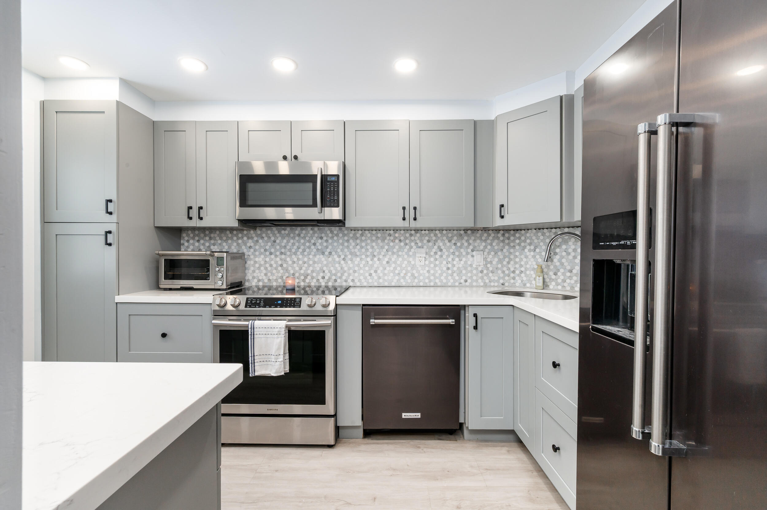 ATRIUM CONDO S 1/2 OF LT - Residential