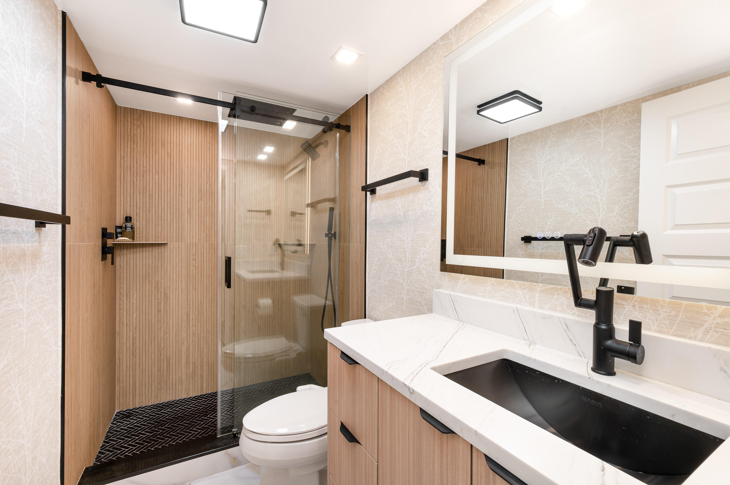 ATRIUM CONDO S 1/2 OF LT - Residential