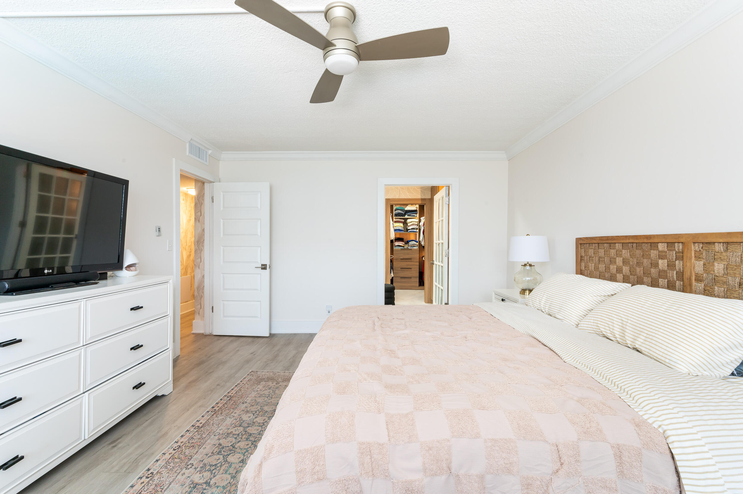 ATRIUM CONDO S 1/2 OF LT - Residential