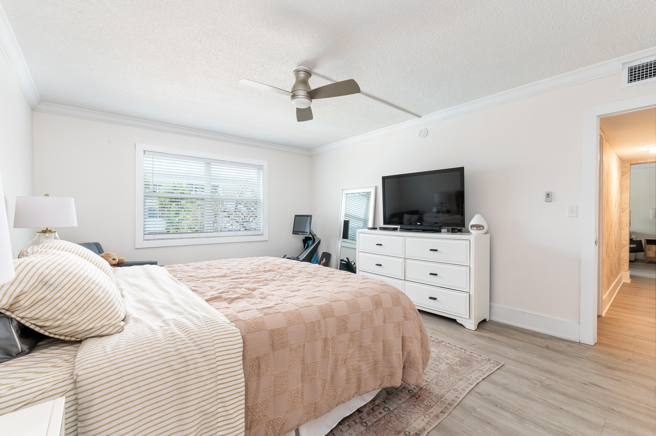 ATRIUM CONDO S 1/2 OF LT - Residential