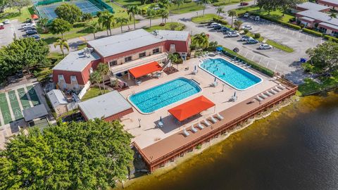 Tiny photo for 811 Salem Lane, Lake Worth, FL 33467 (MLS # R11131020)