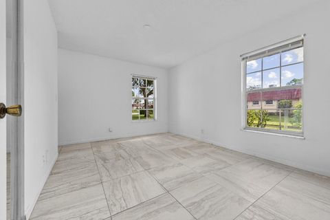 Tiny photo for 811 Salem Lane, Lake Worth, FL 33467 (MLS # R11131020)