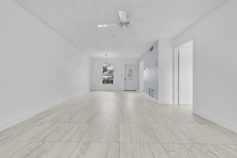 Tiny photo for 811 Salem Lane, Lake Worth, FL 33467 (MLS # R11131020)