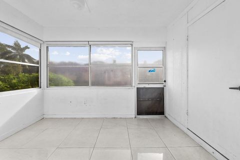 Tiny photo for 811 Salem Lane, Lake Worth, FL 33467 (MLS # R11131020)